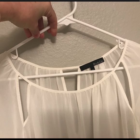 Ro & De size Medium sheer blouse - Picture 2 of 3